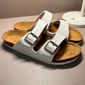 💕NWT Women’s Birkenstock Arizona White size 38